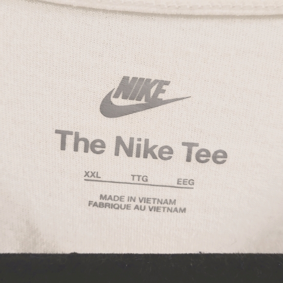 Nike~ NWOT Men's Heatwave Longsleeved Grafic Teeshirt - Picture 7 of 7